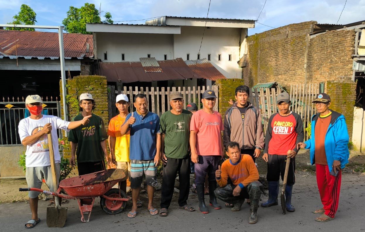Dukung Program Bupati Gowa Bersih, Pemerintah Bersama Warga Desa Panciro Serentak Annangkasi Selokan